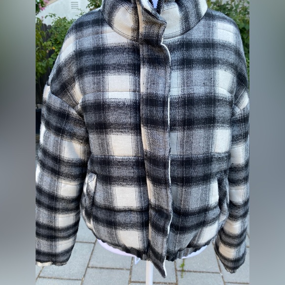 CiSONO Outerwear plaid cropped padded puffy jacket, Charlotte, blk white, Size L - Picture 2 of 8